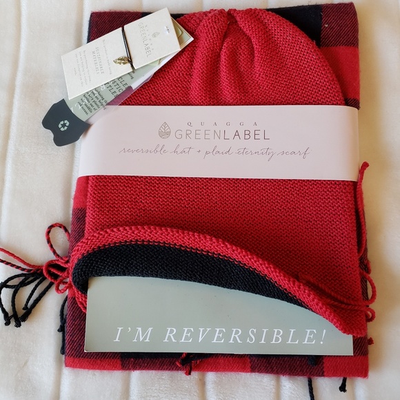 Reversible hat & plaid eternity scarf-NWT - Picture 3 of 4